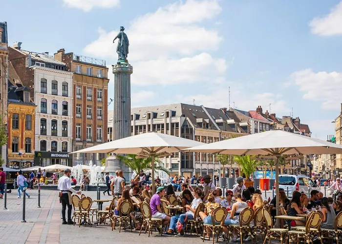 2 Bedroom House W/ Terrace, Near Train Stations & Metro Affittacamere 3*